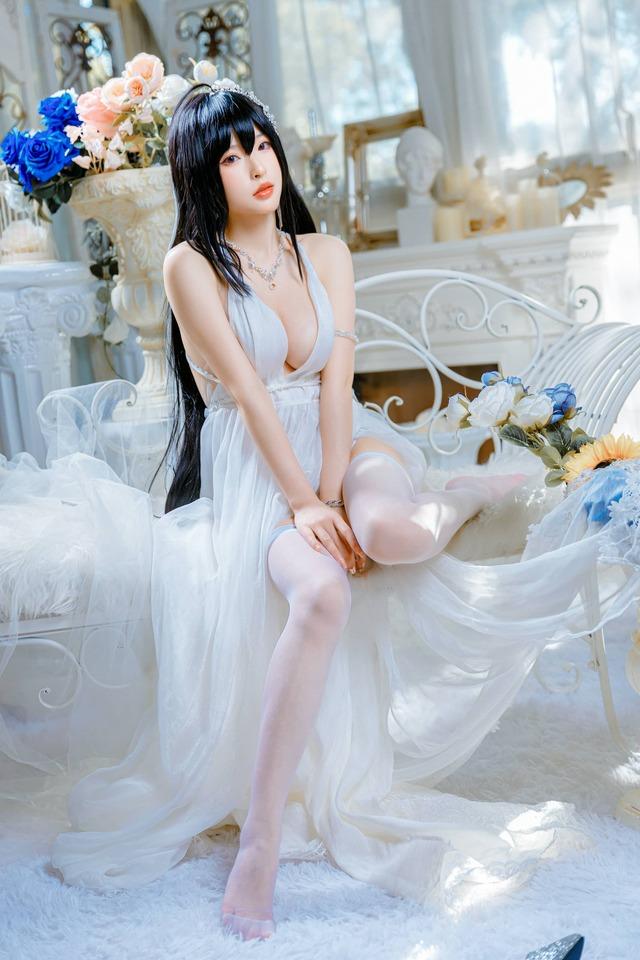 清水由乃花嫁鹩COS赏析：纯白婚纱与雕塑感形体的视觉交响