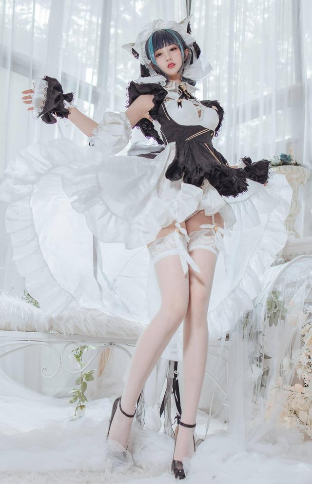 碧蓝航线白色白日梦的呢喃：羽生三未柴郡女仆高定级cos美学