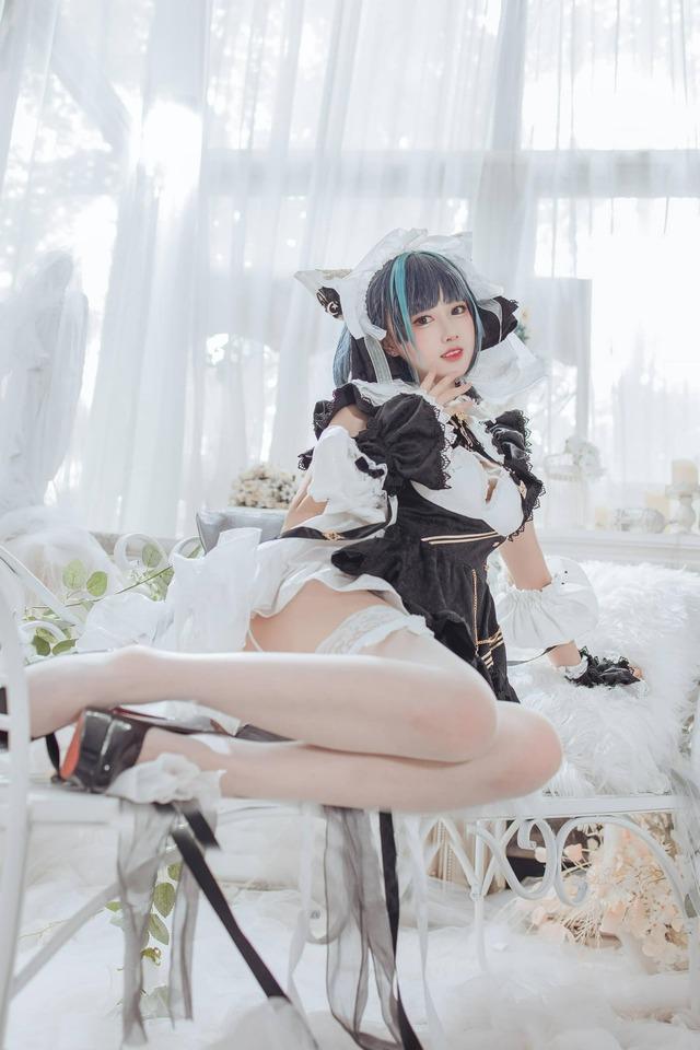 碧蓝航线白色白日梦的呢喃：羽生三未柴郡女仆高定级cos美学