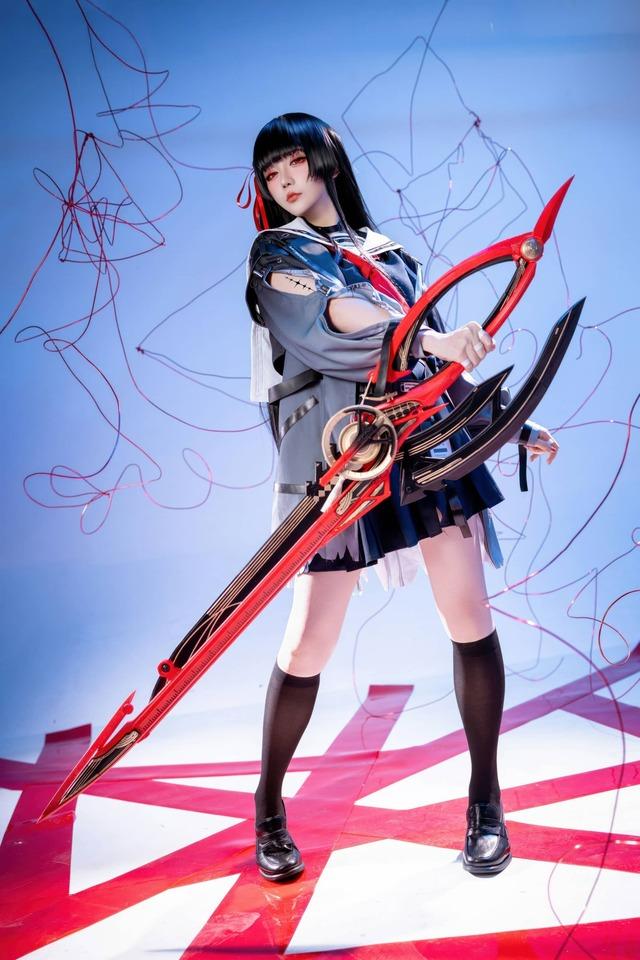 重构末世中的青春坐标：星之迟迟朽叶千咲cos的叙事张力美学