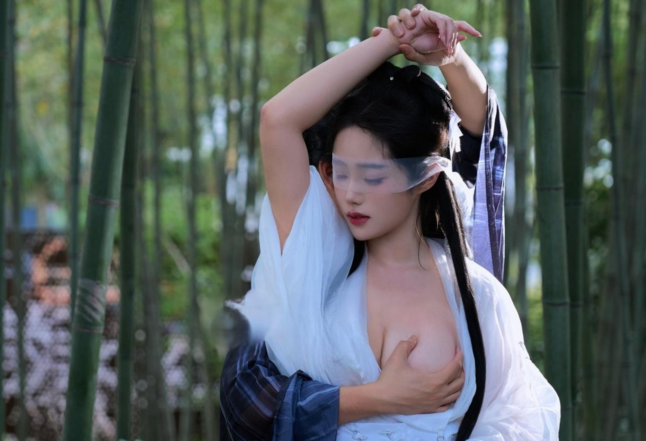 钛合金TiTi – 小龙女VS龙骑士