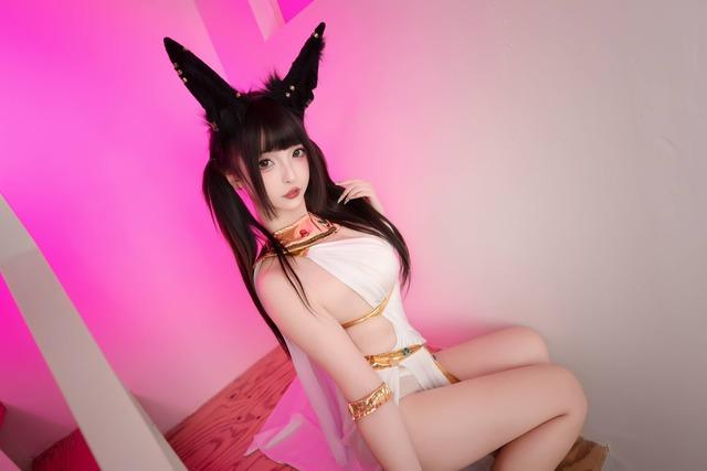 神楽坂真冬猫娘COS：埃及野猫黑白金美学下的异域幻想演绎